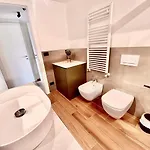 Moderno Con Giardino