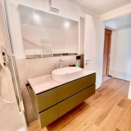 아파트 Moderno Con Giardino