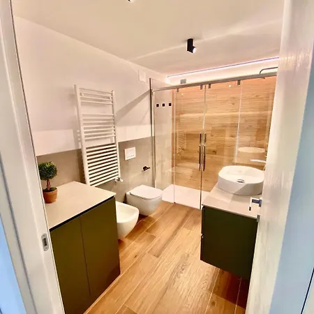 Moderno Con Giardino Apartment