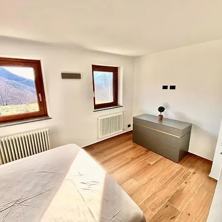 Apartman Moderno Con Giardino *