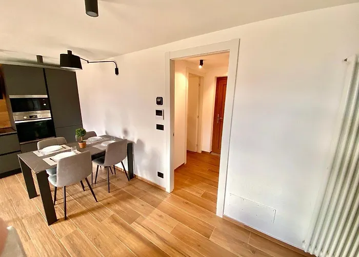 Moderno Con Giardino *