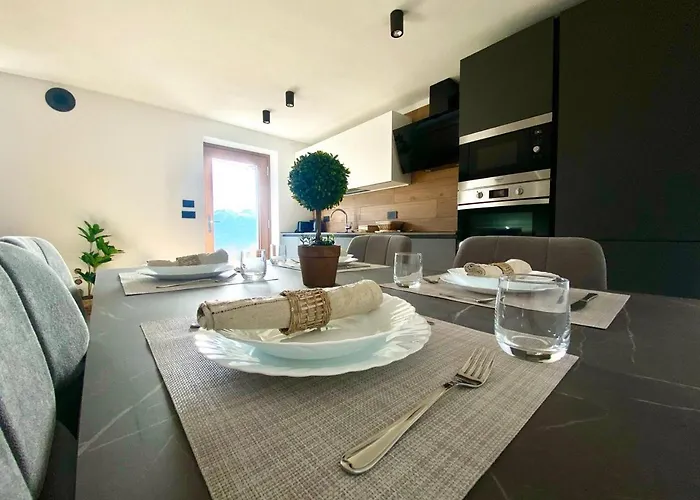 Moderno Con Giardino Apartment *
