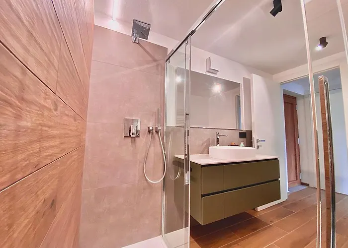 Moderno Con Giardino Gignod